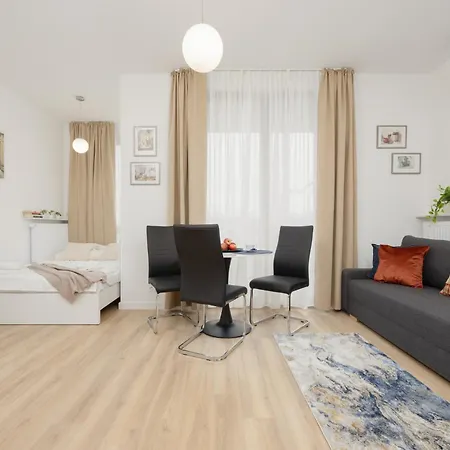 Holzera 3 - Close To Medicover/paley Apartment *