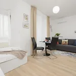 Holzera 3 - Close To Medicover/paley Varšava