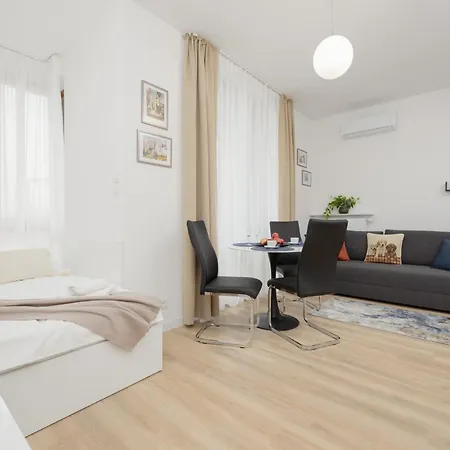 Holzera 3 - Close To Medicover/paley 华沙